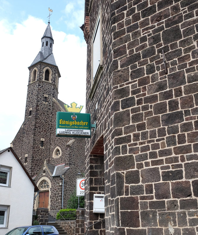 Das Bild zeigt den Lebensmittelladen in Rüber